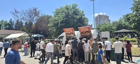 Beylikdüzü'de Lokmacı Yahya ile yerinde kızartılan hayır lokması
