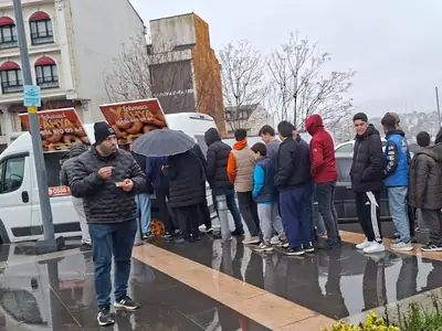 Esenyurt'ta Lokmacı Yahya ile yerinde kızartılan hayır lokması