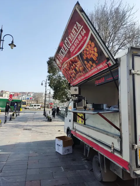 Sarıyer'de Lokmacı Yahya ile yerinde kızartılan hayır lokması
