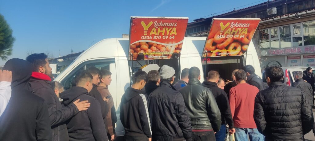 Hayir Lokmasi Dagitim Arabasi